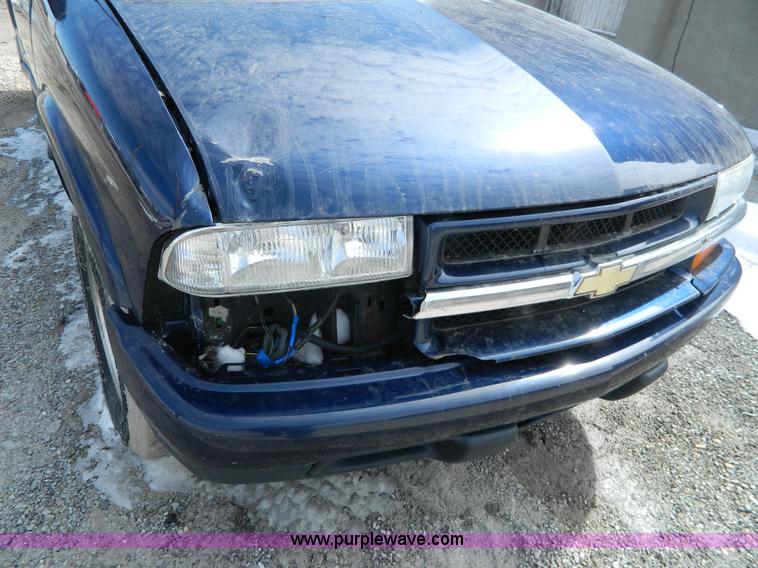 image for item G7781 2002 Chevrolet Blazer LS SUV