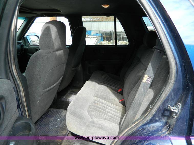 image for item G7781 2002 Chevrolet Blazer LS SUV