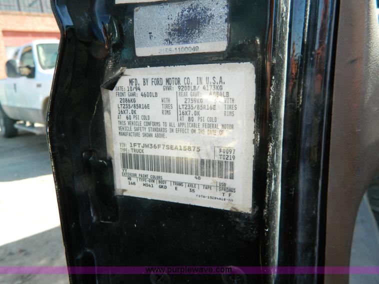 image for item G7786 1995 Ford F350 XL Crew Cab flatbed pickup truck