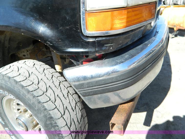 image for item G7786 1995 Ford F350 XL Crew Cab flatbed pickup truck