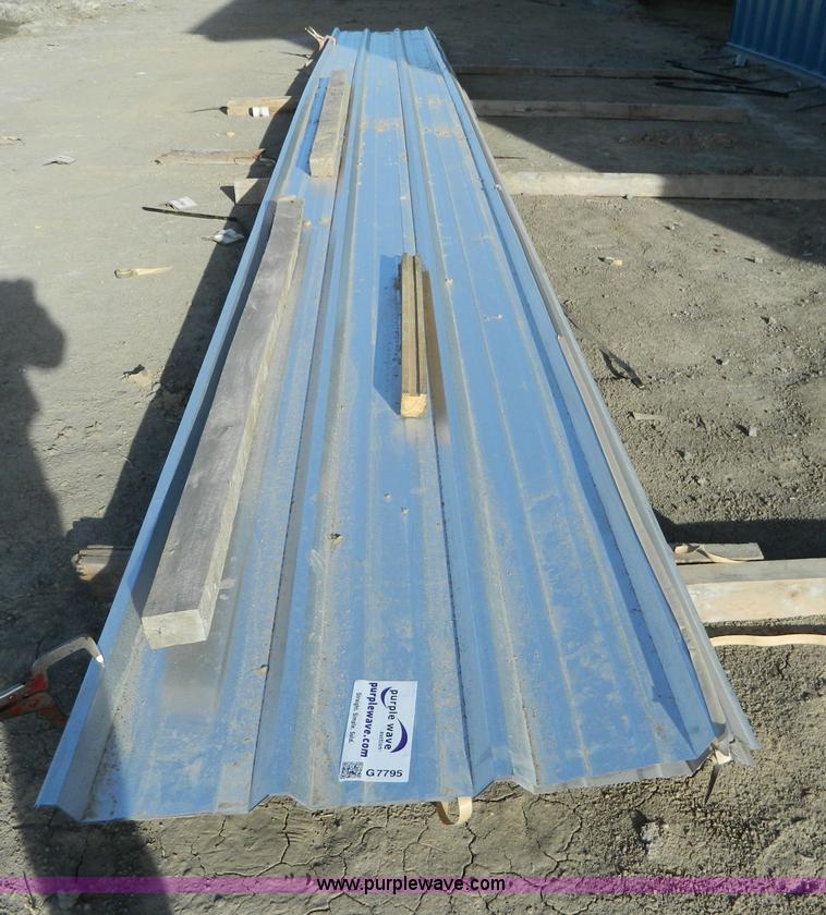 image for item G7795 (28) 3' x 32' metal panels
