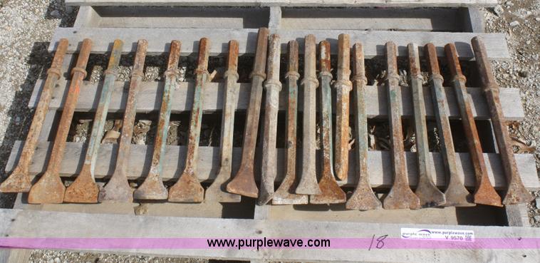 image for item V9570 (2) pallets of jack hammer chisel bits