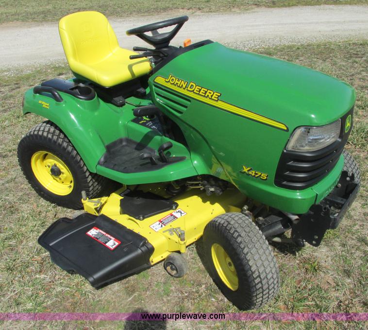image for item X9797 John Deere X475 lawn mower