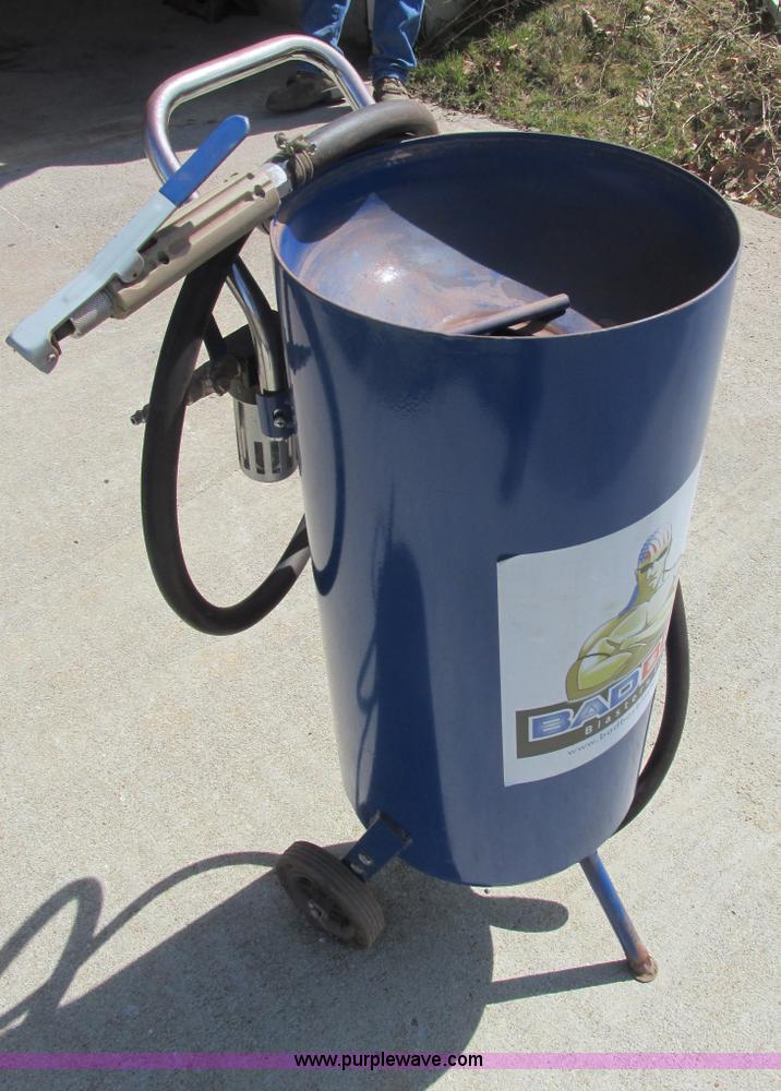 image for item X9887 Bod Boy 100 lbs sand blaster