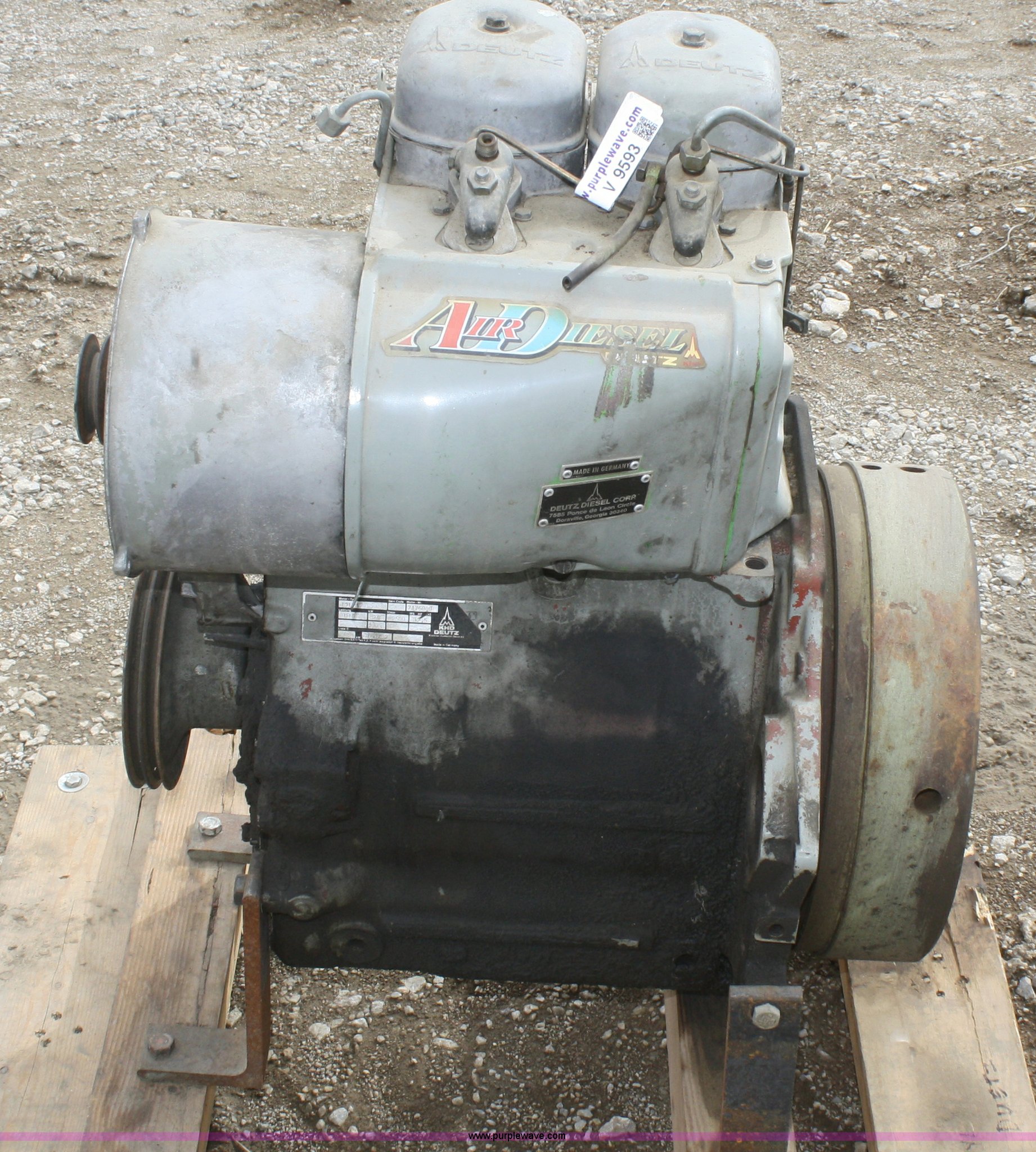 Deutz two cylinder diesel core in Topeka, KS Item V9593 sold Purple