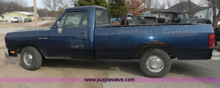 image for item A3919 1992 Dodge Ram D150 pickup truck
