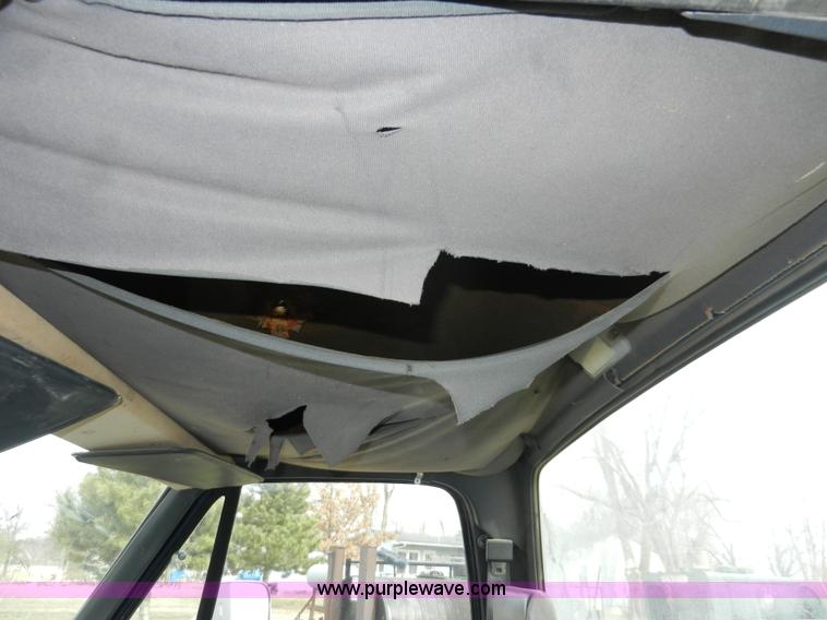 image for item A3919 1992 Dodge Ram D150 pickup truck