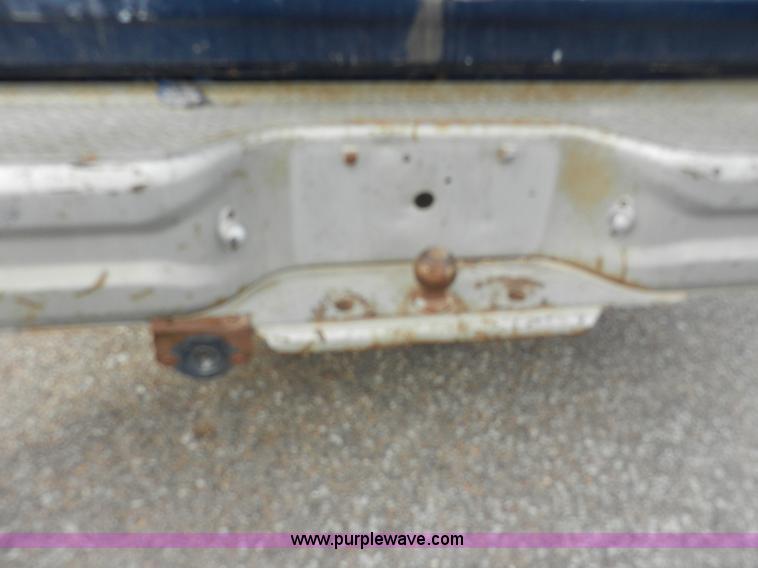 image for item A3919 1992 Dodge Ram D150 pickup truck