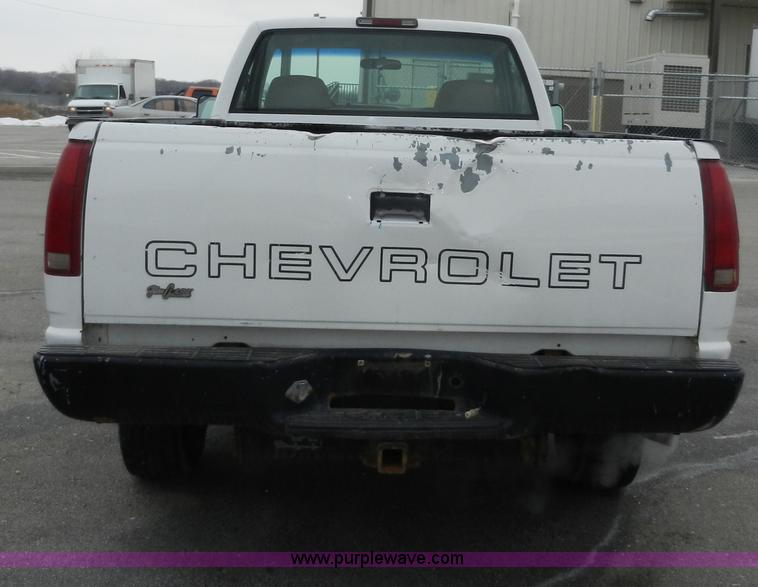 image for item A3951 2000 Chevrolet 2500 pickup truck