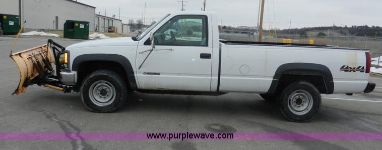 image for item A3951 2000 Chevrolet 2500 pickup truck