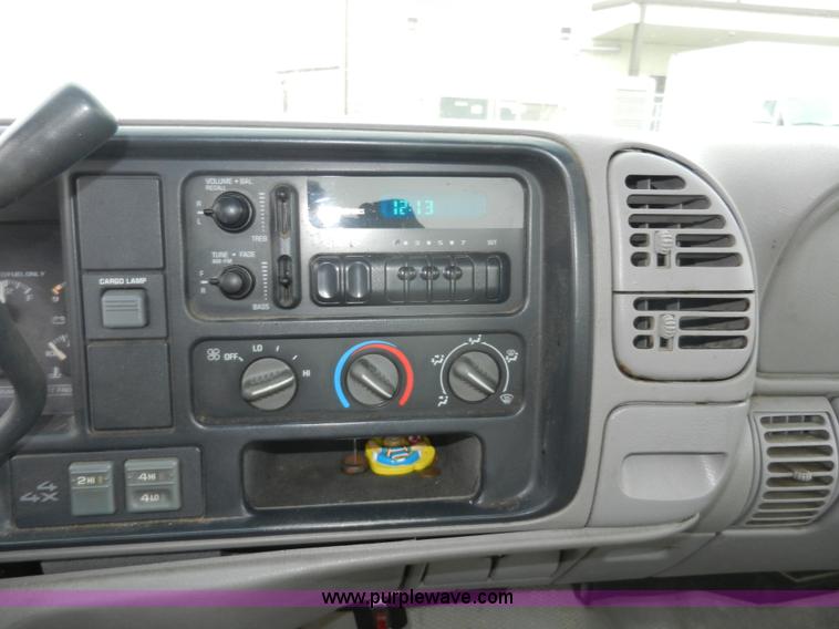 image for item A3951 2000 Chevrolet 2500 pickup truck