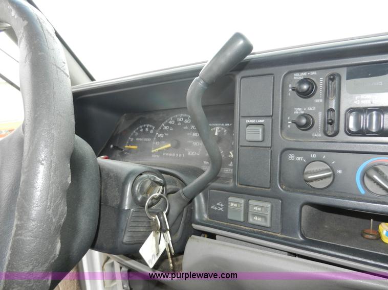 image for item A3951 2000 Chevrolet 2500 pickup truck