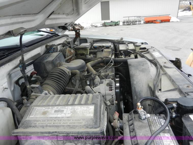 image for item A3951 2000 Chevrolet 2500 pickup truck