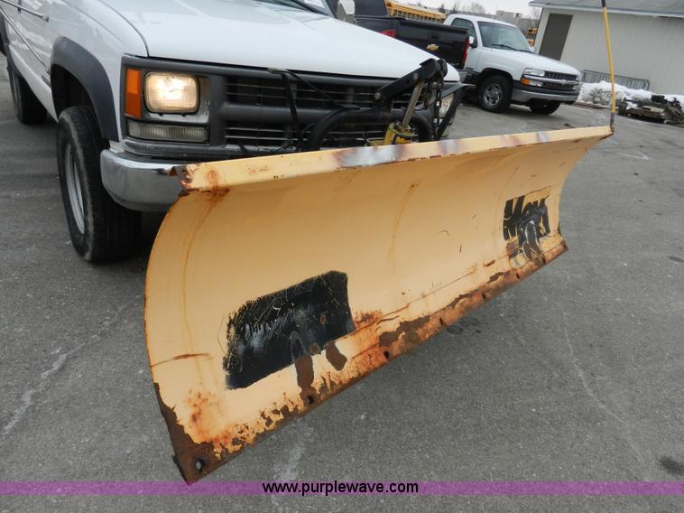 image for item A3951 2000 Chevrolet 2500 pickup truck