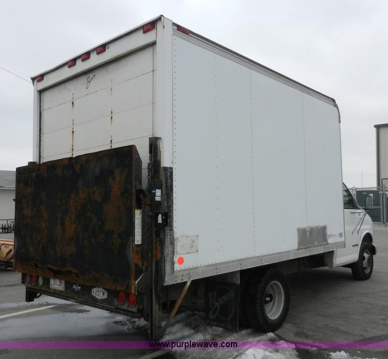 image for item A3952 1999 Chevrolet Express 3500 Cargo box truck