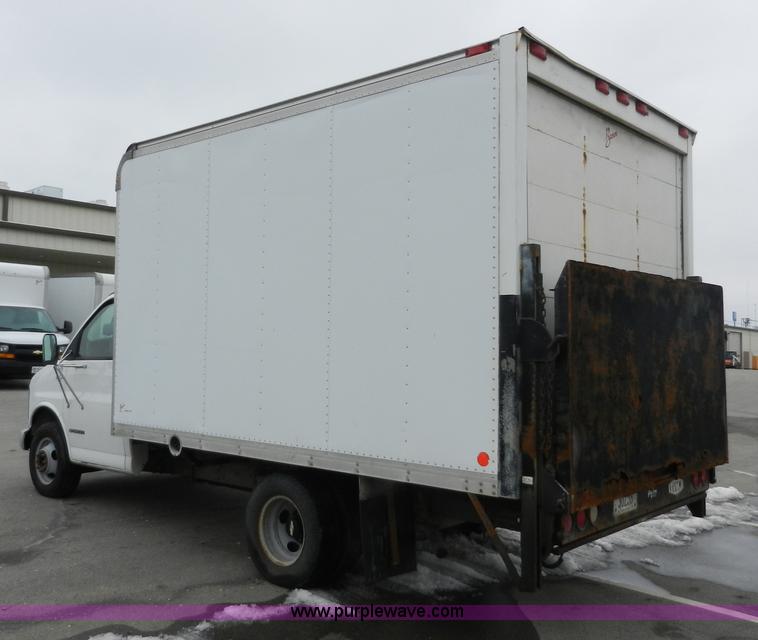 image for item A3952 1999 Chevrolet Express 3500 Cargo box truck