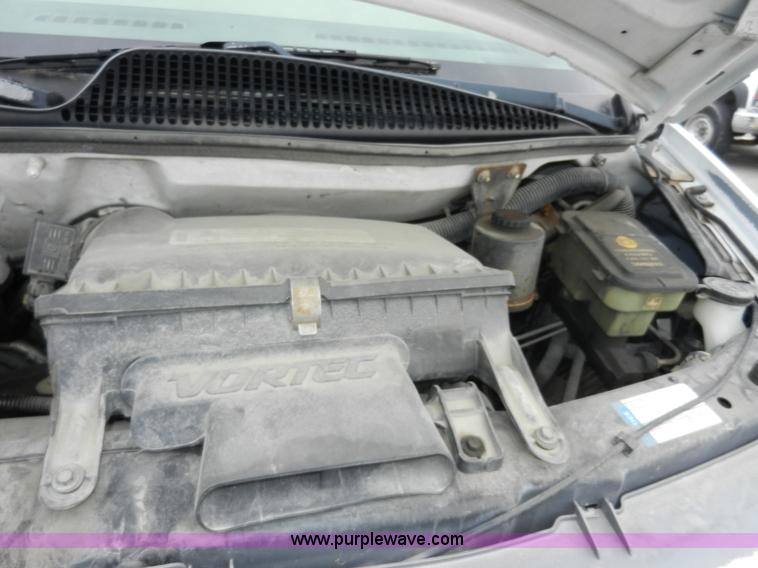 image for item A3952 1999 Chevrolet Express 3500 Cargo box truck