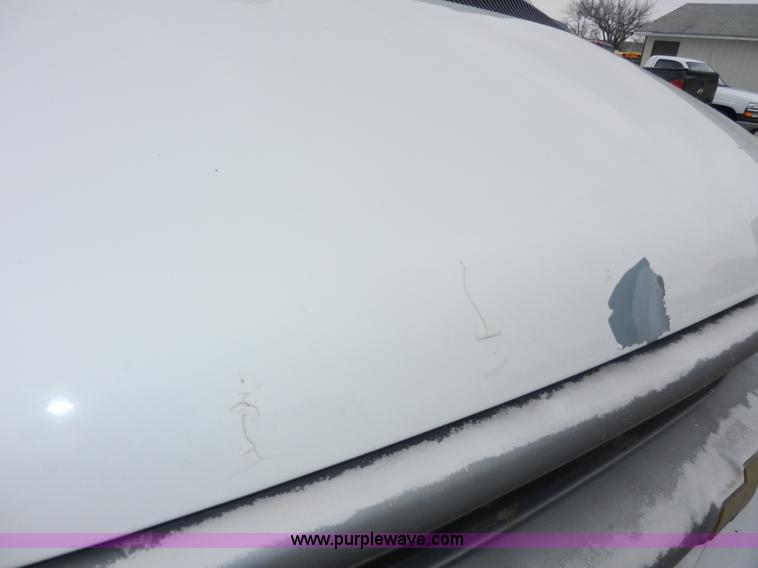 image for item A3952 1999 Chevrolet Express 3500 Cargo box truck