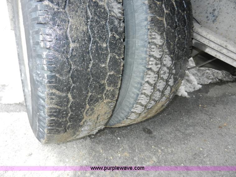 image for item A3952 1999 Chevrolet Express 3500 Cargo box truck