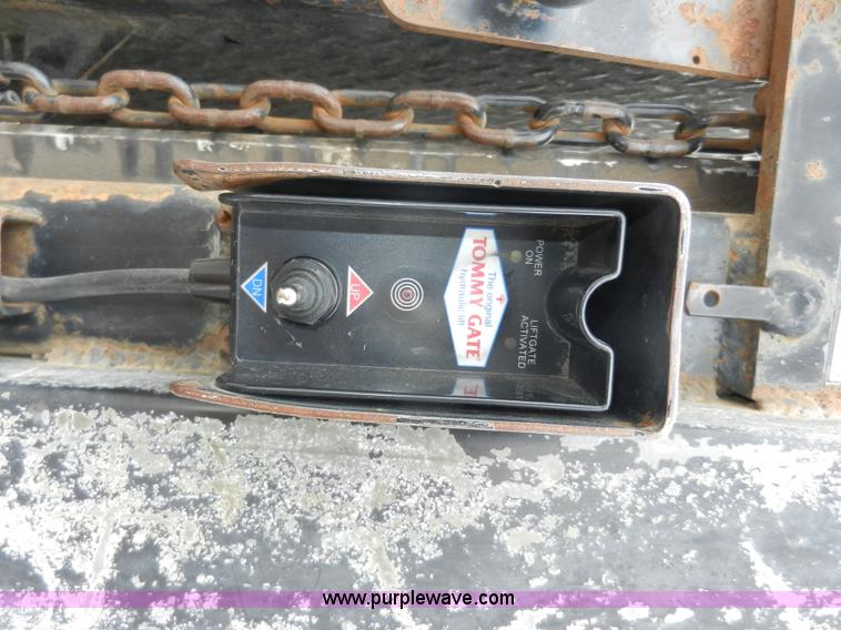 image for item A3952 1999 Chevrolet Express 3500 Cargo box truck