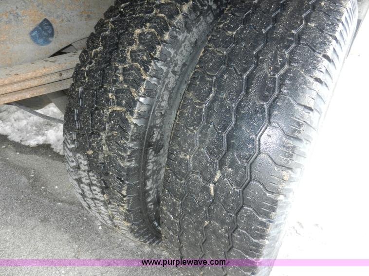 image for item A3952 1999 Chevrolet Express 3500 Cargo box truck