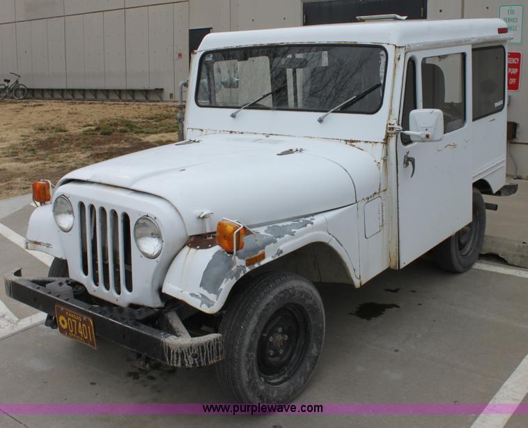 image for item AA9161 1982 AM General Jeep
