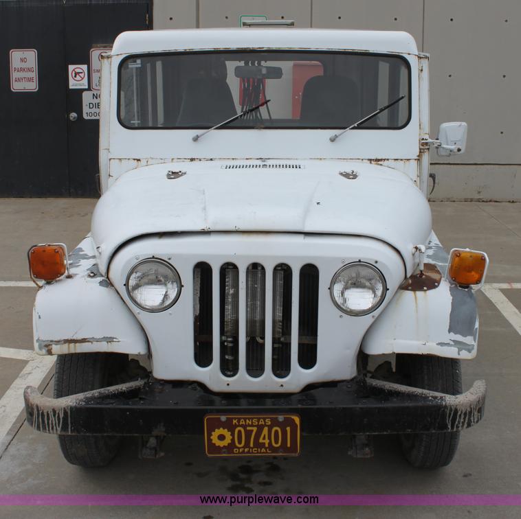 image for item AA9161 1982 AM General Jeep