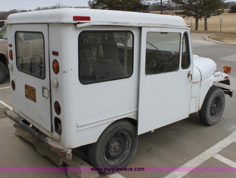 image for item AA9161 1982 AM General Jeep