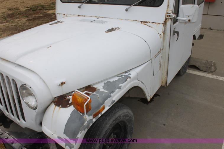 image for item AA9161 1982 AM General Jeep