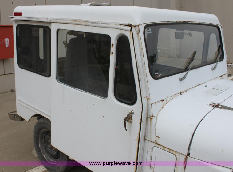 image for item AA9161 1982 AM General Jeep