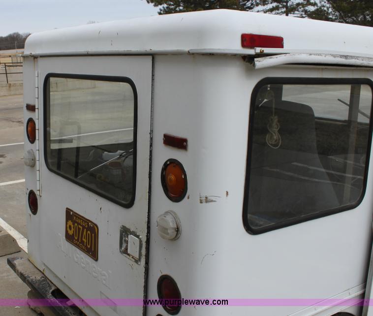 image for item AA9161 1982 AM General Jeep