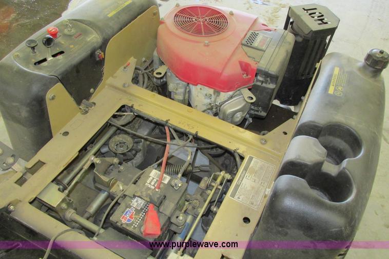 image for item AJ9243 2005 Land Pride Razor lawn mower