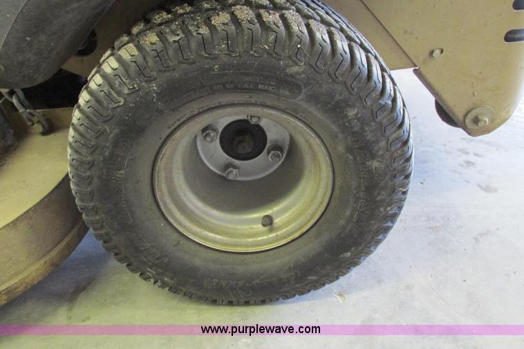 image for item AJ9243 2005 Land Pride Razor lawn mower