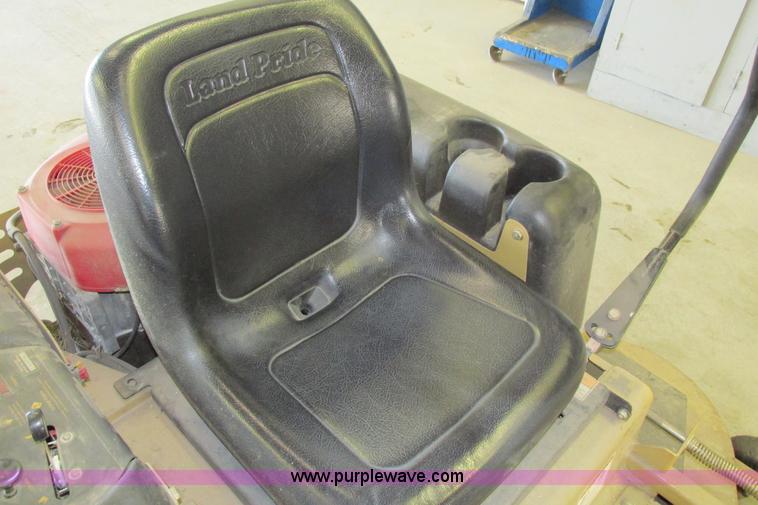 image for item AJ9243 2005 Land Pride Razor lawn mower