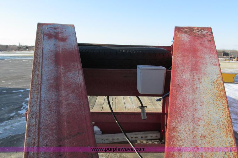 image for item AJ9245 1996 PJ gooseneck trailer