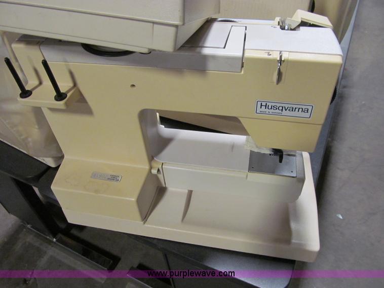 (6) Viking Husqvarna 150E sewing machines in Des Moines, IA Item