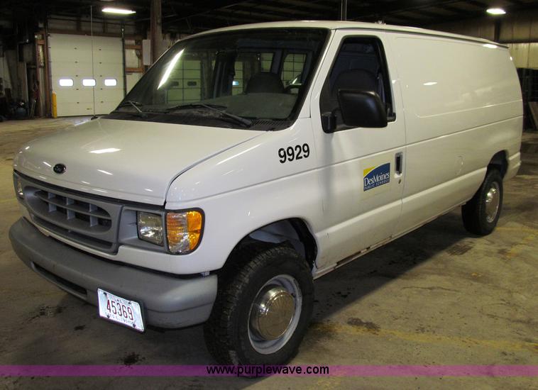 image for item D7231 1999 Ford Econoline E250 van