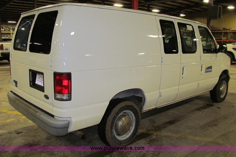 image for item D7231 1999 Ford Econoline E250 van