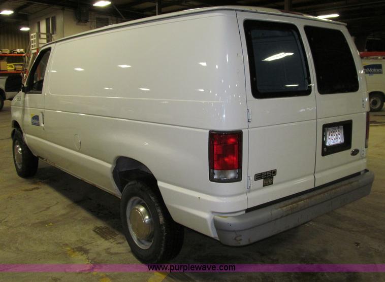 image for item D7231 1999 Ford Econoline E250 van