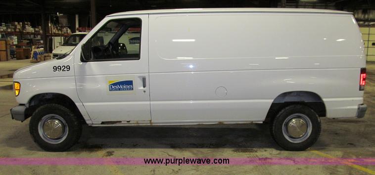 image for item D7231 1999 Ford Econoline E250 van