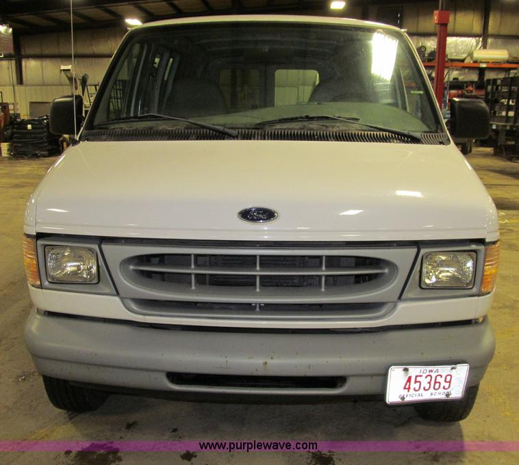image for item D7231 1999 Ford Econoline E250 van