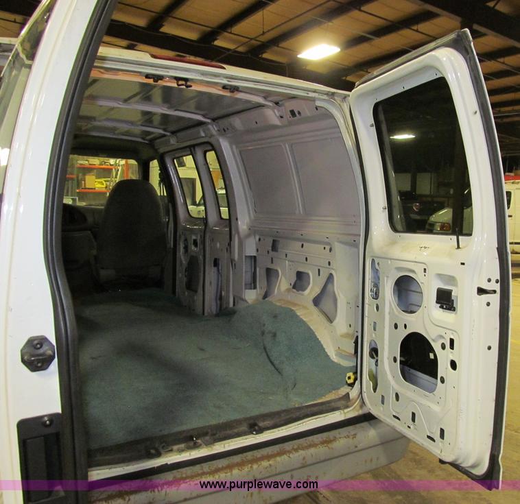image for item D7231 1999 Ford Econoline E250 van