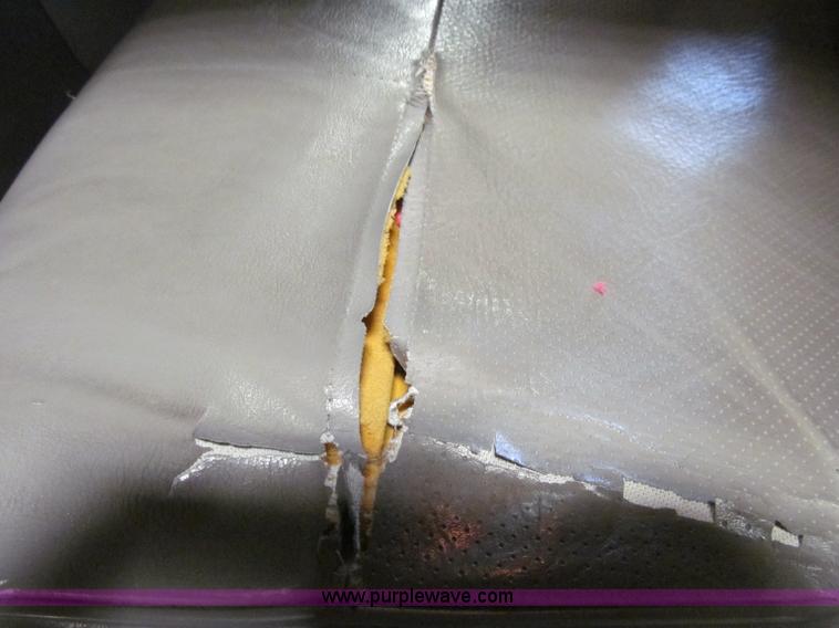 image for item D7231 1999 Ford Econoline E250 van