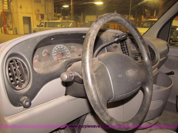 image for item D7231 1999 Ford Econoline E250 van