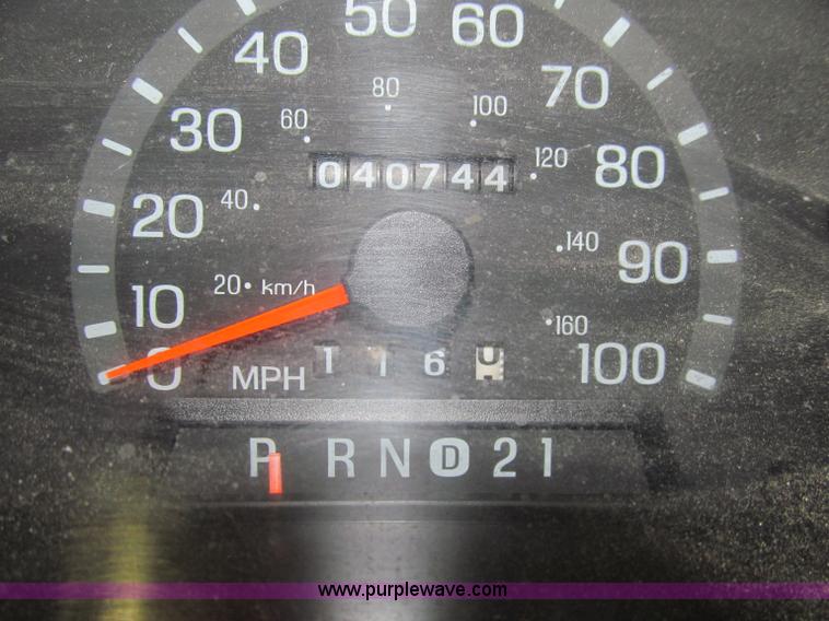 image for item D7231 1999 Ford Econoline E250 van