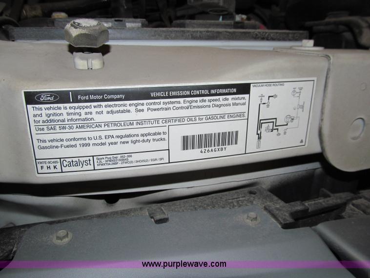 image for item D7231 1999 Ford Econoline E250 van