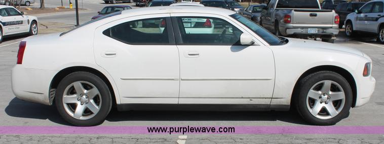 image for item E2918 2009 Dodge Charger SE