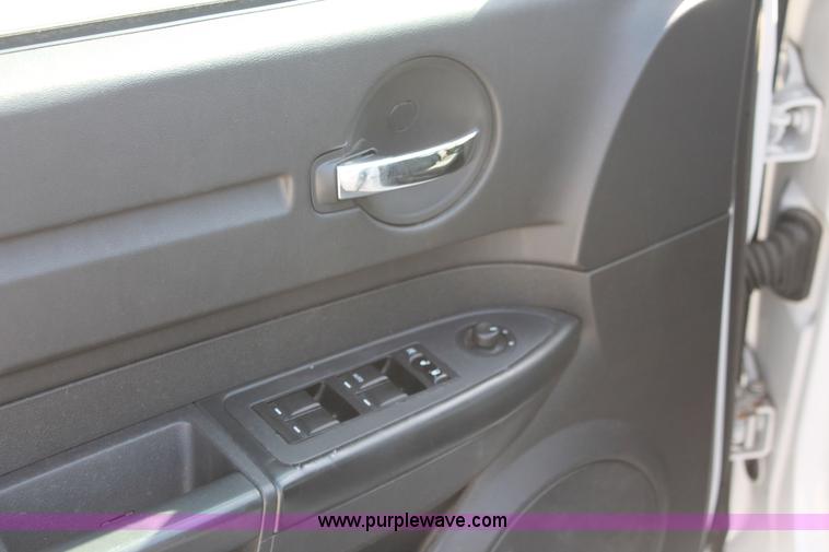 image for item E2918 2009 Dodge Charger SE