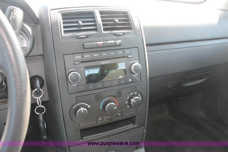 image for item E2918 2009 Dodge Charger SE