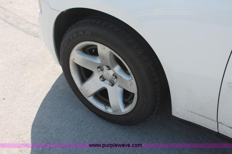 image for item E2918 2009 Dodge Charger SE